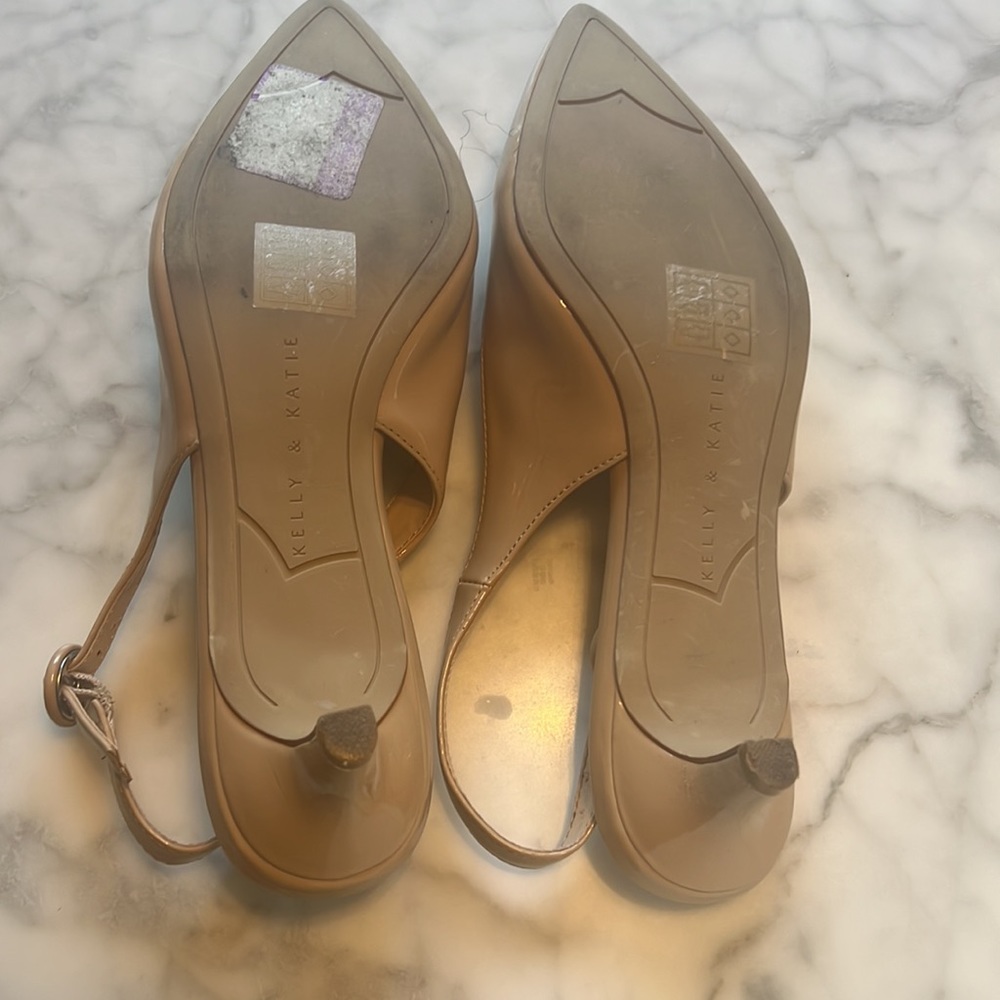 Tan, patent faux leather pumps with 1” kitten heel. Worn once. In box size 7. - Picture 2 of 8